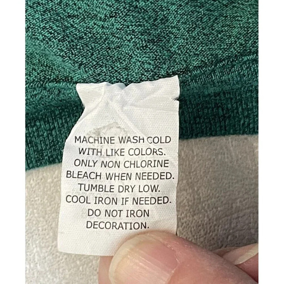 Snoopy Christmas Holiday Lights Tee T-Shirt XL Green Graphic 2016 Novelty - Picture 7 of 8